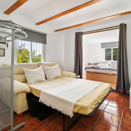 Casa De 2 Dormitorios Con Piscina Privada Y Desayuno Incluido En Alhaurin Альхаурин-де-ла-Торре Экстерьер фото